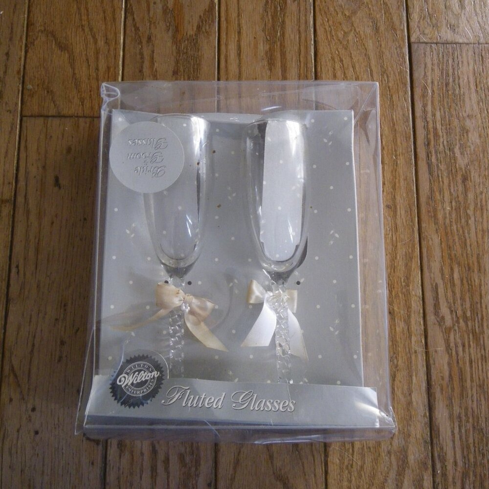 1994 Wilton Bride & Groom Toasting Glasses Weddings Sparkling Wine Champaign